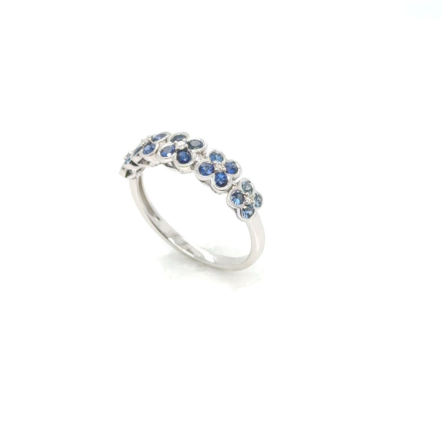 18kt White Gold Ring With Blue Flower Sapphires.