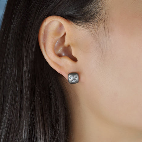 Sable Noir Inga Studs