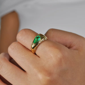 Arles Emerald Ring